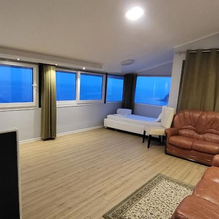 Jon Rooms Химара Экстерьер фото